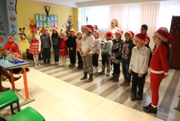 Cu sacul plin de cadouri, Mos Craciun a ajuns la copiii de la Somaschi (VIDEO)