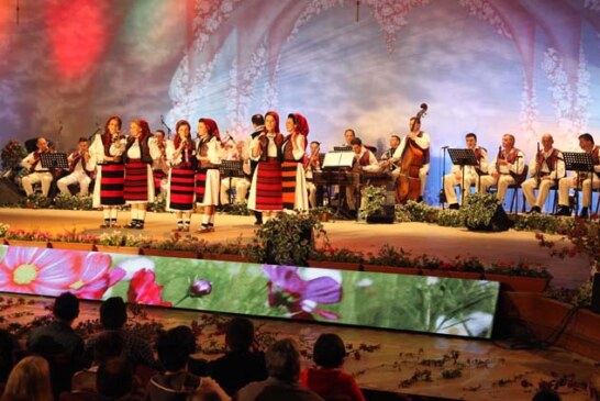 Doua spectacole de Craciun oferite de Ansamblul Folcloric National „Transilvania”