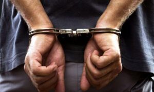 Trei bărbați din Bârsana au fost reținuți pentru lovire și lipsire de libertate thumbnail