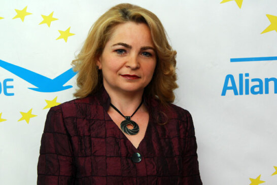 INDRAZNITI MAI MULT! VOTATI CU INCREDERE ALDE! VOTATI Gabriela Ana-Maria Maries Les, candidat ALDE la Primaria municipiului Baia Mare!