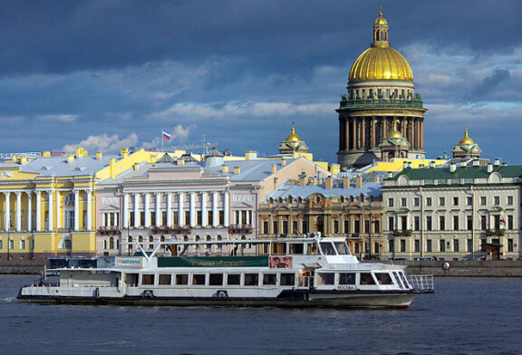 Sankt Petersburg-ul lui Vladimir Putin poate fi descoperit printr-un tur cu ghid