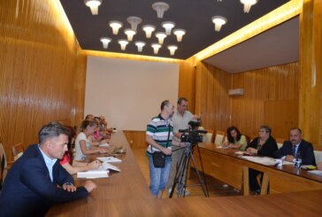 Consiliul Judetean, criticat pentru absenta de la sedintele Comisiei de Dialog Social