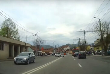 Baia Mare: Tupeu cu chipiu. Masina politiei intoarce pe linie dubla continua (VIDEO)
