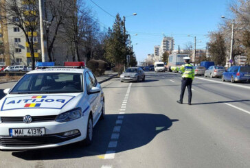 NOUTĂȚI PENTRU ȘOFERI – Gestul banal pentru care acum poți fi sancționat de polițiștul rutier