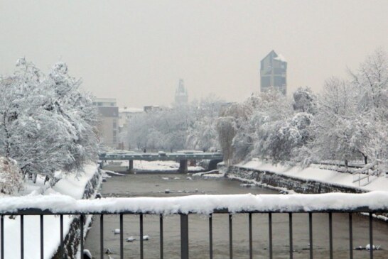 Imaginea zilei: Zapada peste Baia Mare