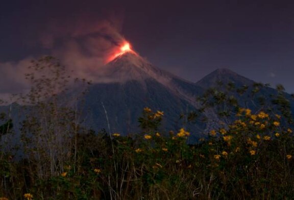 Activitatea Vulcanul de Foc din Guatemala s-a intensificat cu explozii puternice