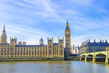 Un deputat britanic propune transformarea Palatului Westminster in hotel de lux