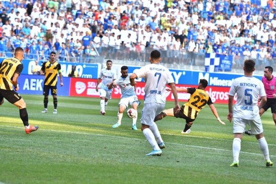 Fotbal: Universitatea Craiova, invinsa acasa de AEK Atena cu 2-0, in turul al treilea preliminar al Europa League