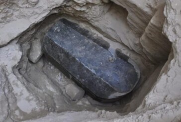 Autoritatile egiptene au anuntat descoperirea a 30 de sarcofage cu o vechime de peste 3.000 de ani