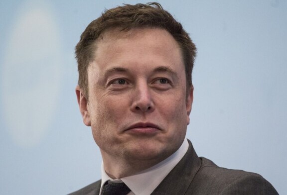 Elon Musk a vândut acţiuni Tesla în valoare de 8,5 miliarde de dolari înainte de preluarea Twitter