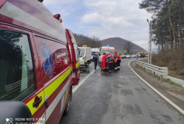 VADU IZEI – Accident rutier cu două mașini implicate