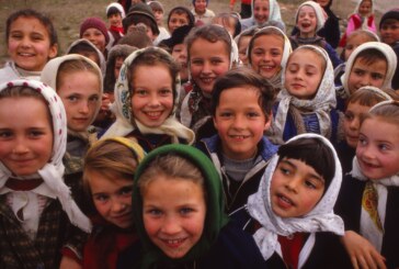 Școala în anii 70, în satele din Maramureș: ”Noi ghiozdane n-am avut, numa trăistuță”