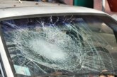 DISTRUGERE – Parbrizul mașinii unei femei din Sălaj, distrus cu pumnii de un băimărean