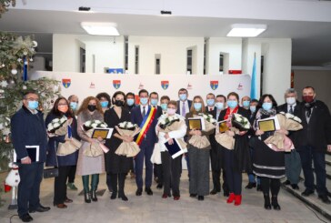 Consiliul Județean Maramureș a premiat profesorii îndrumători ai elevilor de Nota 10 la examenele naționale, precum și alți doi elevi performeri