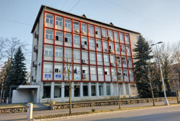 MAINE – O școală din Baia Mare, în atenția Consiliului Local