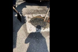 VIDEO – Șervețele și chiloți de damă scoase din canalizare la Recea