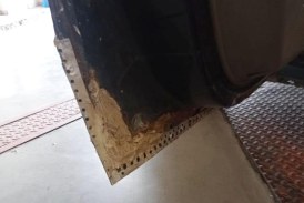 INCONȘTIENȚĂ – Mașină „reparată„ cu colțare la portieră. A venit la RAR
