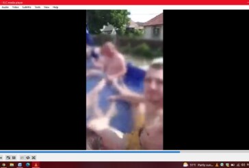 PROSTIA UMANĂ – Au umplut bena unei mașini cu apă și au ieșit la plimbare. Acum suportă consecințele (VIDEO)