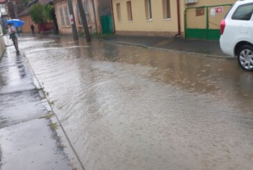 SISTEME DE CANALIZARE – Băimărenii aruncă tot ce prind și apoi se plang că le sunt inundate casele