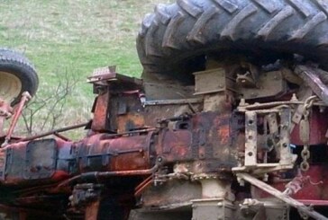 Tractor răsturnat în Remetea Chioarului