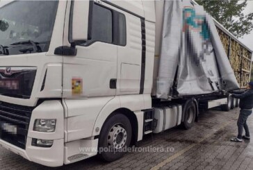 PROBLEME – Șofer de TIR din Maramureș prins cu 10 tone de deșeuri la Petea