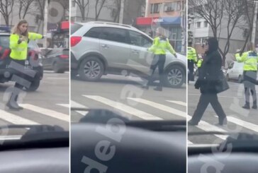 VIDEO FĂRĂ COMENTARII – O polițistă din Brăila, vedetă pe internet. Cum dirija ea traficul de Bobotează