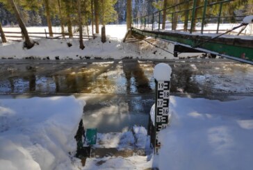 AVERTIZARE – Nu vă aventurați pe gheață… Râurile și lacurile nu sunt patinoare