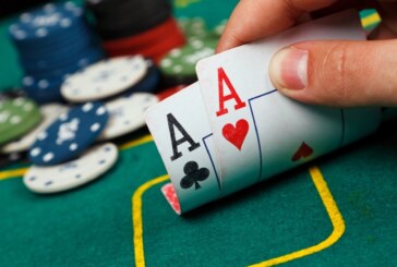 PERCHEZIȚII – Jucau poker ilegal intr-un imobil din Baia Mare. Printre jucători – un polițist