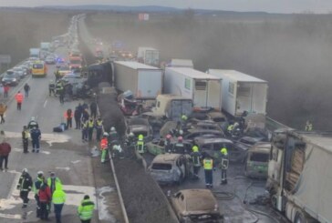 ÎN VECINI – Zeci de mașini distruse din cauza unei furtuni de nisip