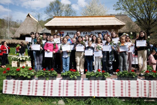 La Muzeul Satului din Baia Mare au fost premiați elevii și profesorii care au participat la “Comuniada” (FOTO)