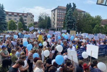 La Prefectură: Protest fără precedent organizat de SLI Maramureș (VIDEO)