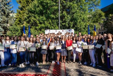 Elevii maramureșeni cu note de 10 la examenele naționale, premiați de ministrul Educației, Ligia Deca