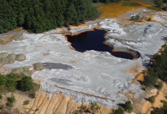 Probleme de mediu: Râul Lăpuș, poluat de Iazul Bloaja (VIDEO)